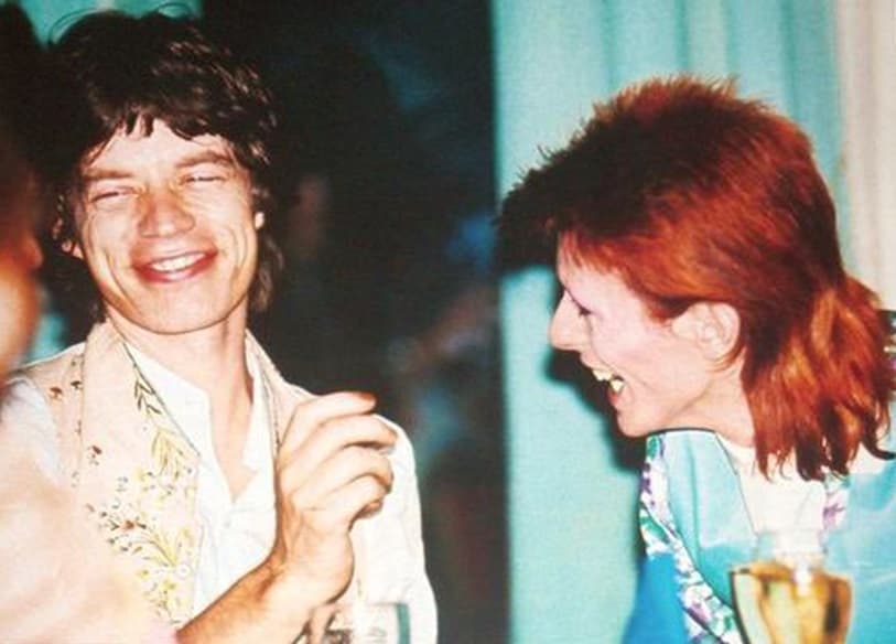 Las historias señalan que ambos músicos se conocieron en 1973 y que quedaron fascinados el uno con el otro. Incluso, se afirma que salian juntos a todas partes sin sus esposas.