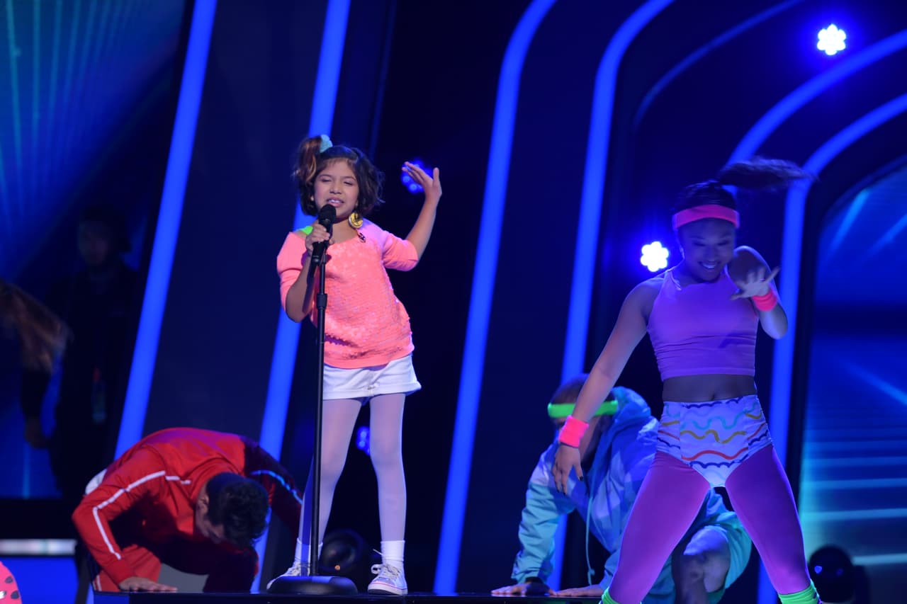 También nos contagió con su ritmo al interpretar 'Qué te pasa', de Yuri.