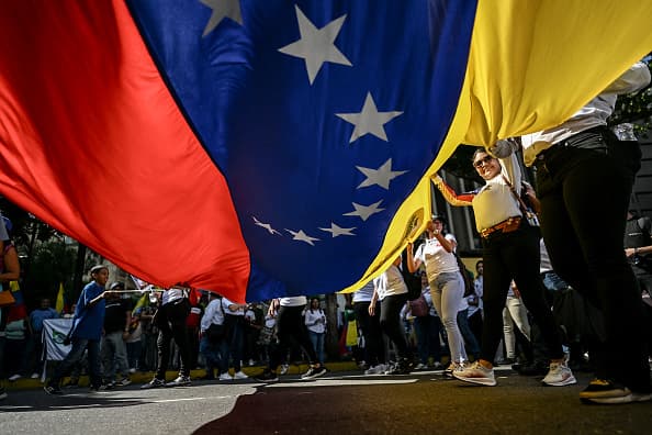 Gobierno de Trump pide a la Corte Suprema poner fin al TPS para más de 300,000 venezolanos