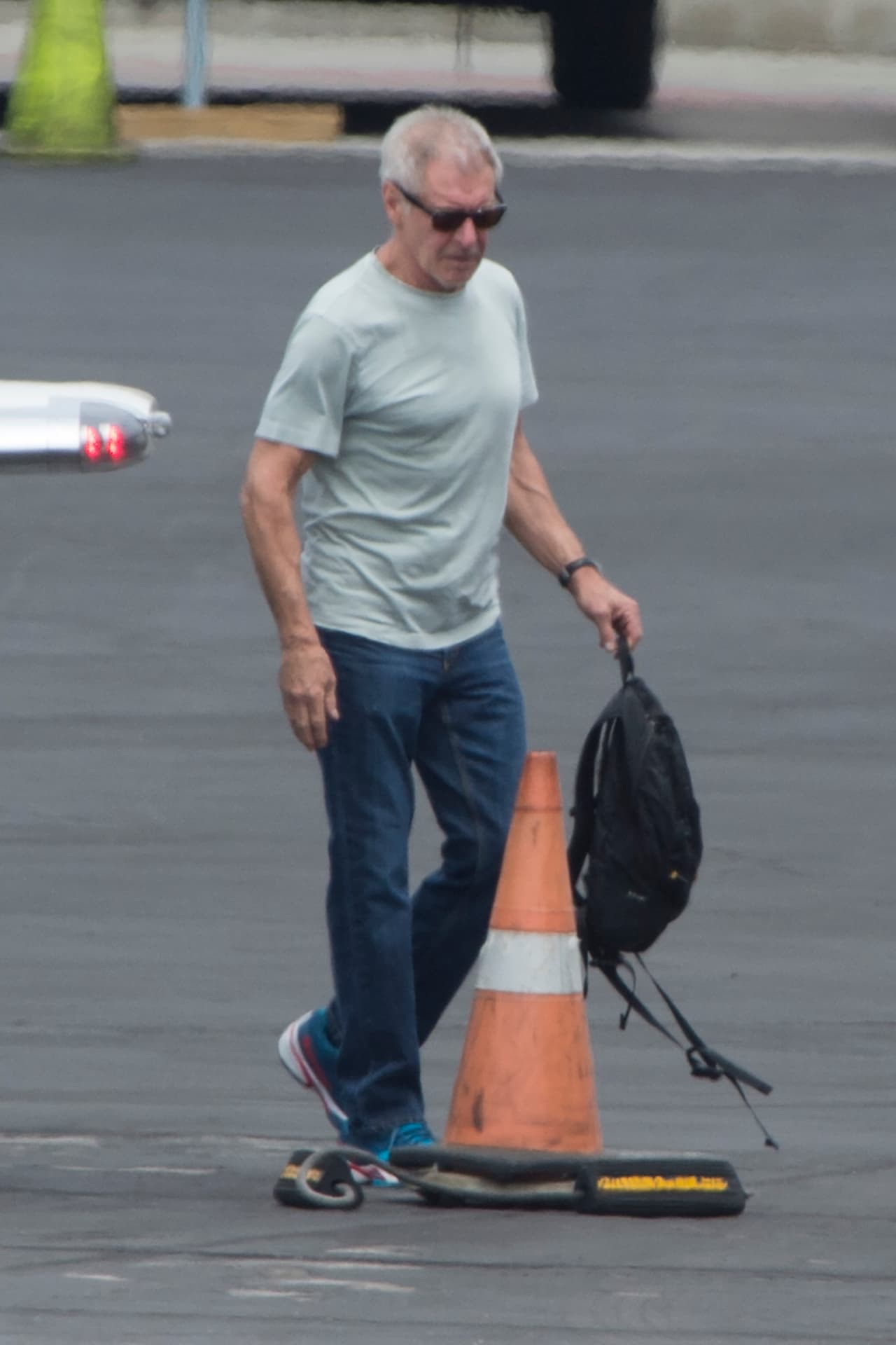 Ford fue fotografiado mientras llegaba al aeropuerto de Santa Mónica.