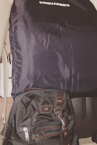 Adivinen de quién son estas maletas que ya están listas para llegar a Miami. Les damos una pista, es un chico que está nominado como "Revelación Juvenil".