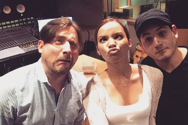 ¡Qué caras tan chistosas!, pero eso no le quita lo bella a Leslie Grace, quien desde temprano estuvo el pasado domingo en el estudio calentando motores para el gran show.