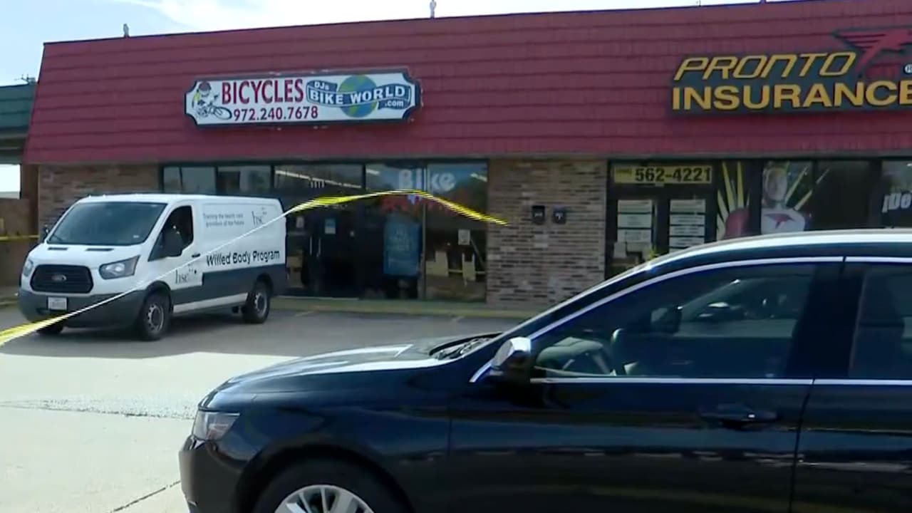 Hallan cuerpo en tienda de bicicletas en Garland; van por sospechoso y también lo encuentran muerto