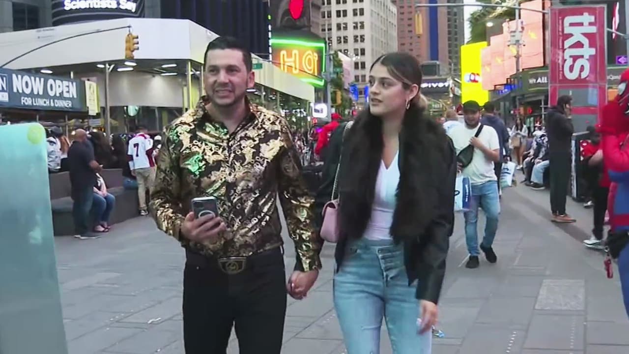 Luis Ángel 'El Flaco' presenta a su prometida frente a las cámaras de El Gordo y La Flaca