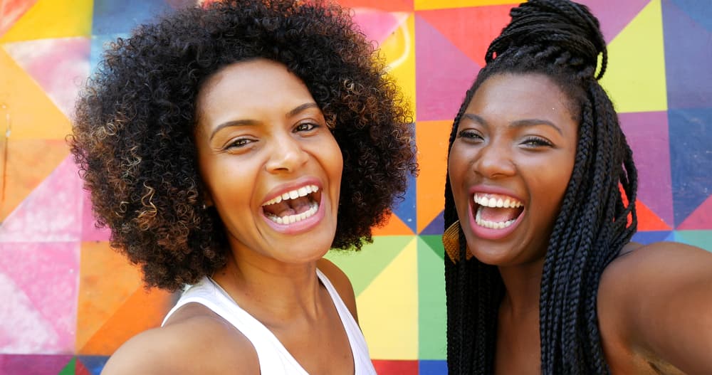 <b>Signos del elemento aire </b>
<br>
<b>(Géminis, Libra y Acuario) </b>
<br>
<b><u>Llega con un tono festivo, de alegría y entusiasmo</u></b>
<br>El plenilunio es un regalo de cumpleaños para uno de los signos del elemento aire y se combina con la acción directa de Venus, regente de Libra y del tránsito de Urano, regente de Acuario en el elemento tierra para crear un ambiente festivo, alegre y entusiasta.