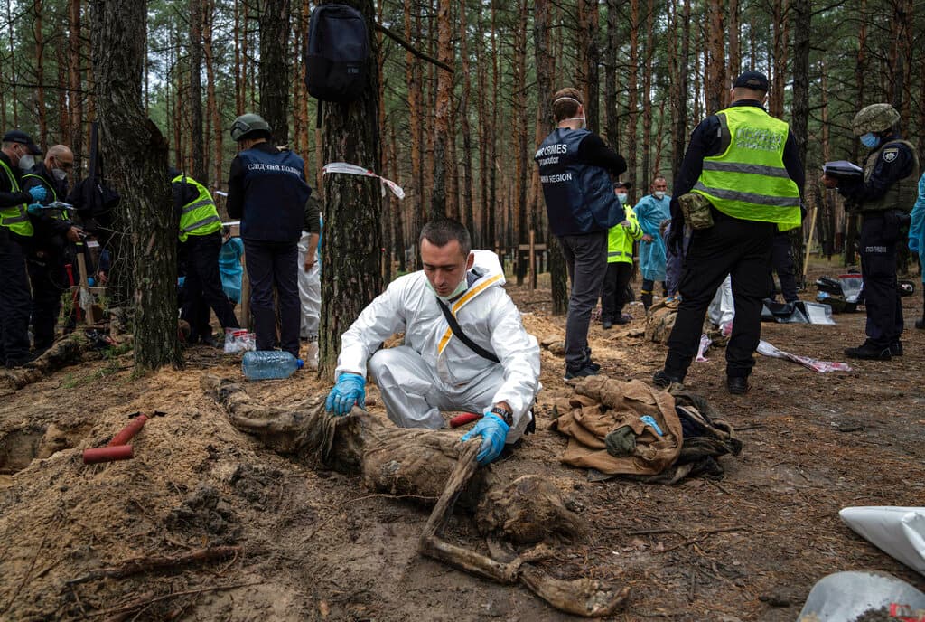Entre las evidencias halladas en el operativo en Járkov había múltiples “cámaras de tortura” en las que se detuvo a ciudadanos ucranianos y extranjeros “en condiciones completamente inhumanas”.