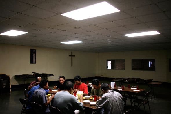 Aunque el Ejecutivo puso en marcha una estrategia de protección a finales del año pasado, la violencia en contra de los migrantes no se ha detenido, si bien unos 200 trabajadores del Instituto Nacional de Migración (INM) han sido separados de sus puestos, de los cuales cuarenta ya enfrentan un proceso penal.