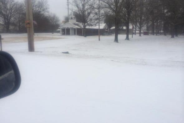 Un paisaje totalmente cubierto por la nieve es lo que nos muestra Mago Jaramillo.