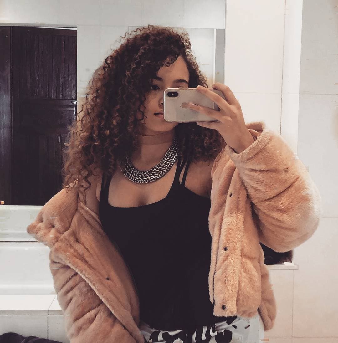 La familia de Mya-Lecia Naylor señaló que había sido castigada debido a que sus calificaciones eran más bajas de lo esperado, sin embargo, no había sugerido que quería quitarse de la vida, agregó la BBC.