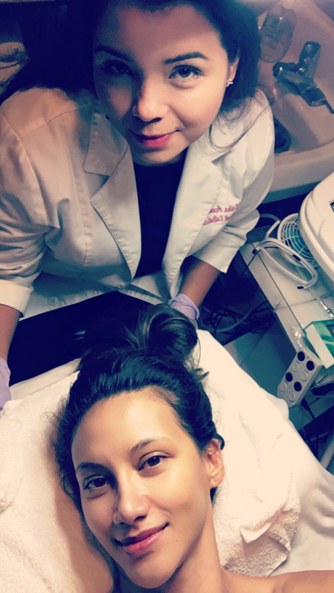 Las preparaciones comenzaron para
<a href="http://www.univision.com/personas-argelia-atilano">Argelia</a> desde un día antes, cuando decidió ir al spa para recibir un 'red carpet facil'.