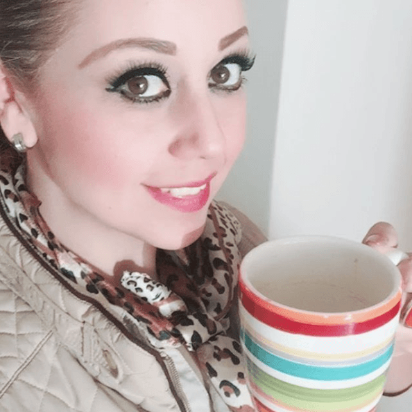 El agrado en el público fue tan notorio que incluso, fue nombrada Embajadora Turística del Estado de Jalisco, título que sostuvo de 2001 al 2010. Este mismo le permitió realizar giras por EEUU, así como participar en el Día del Latino en Washington DC.