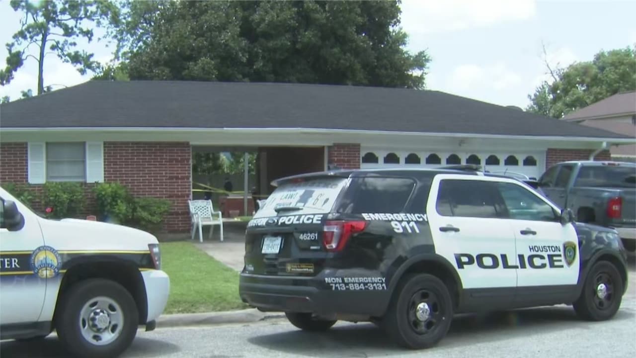 Un jardinero llega a cortar el zacate en una vivienda del norte de Houston y encuentra un cadáver 