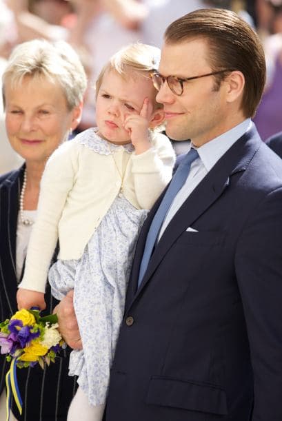 La princesa Estelle de Suecia se robó el corazón de chicos y grandes durante su primer acto público.