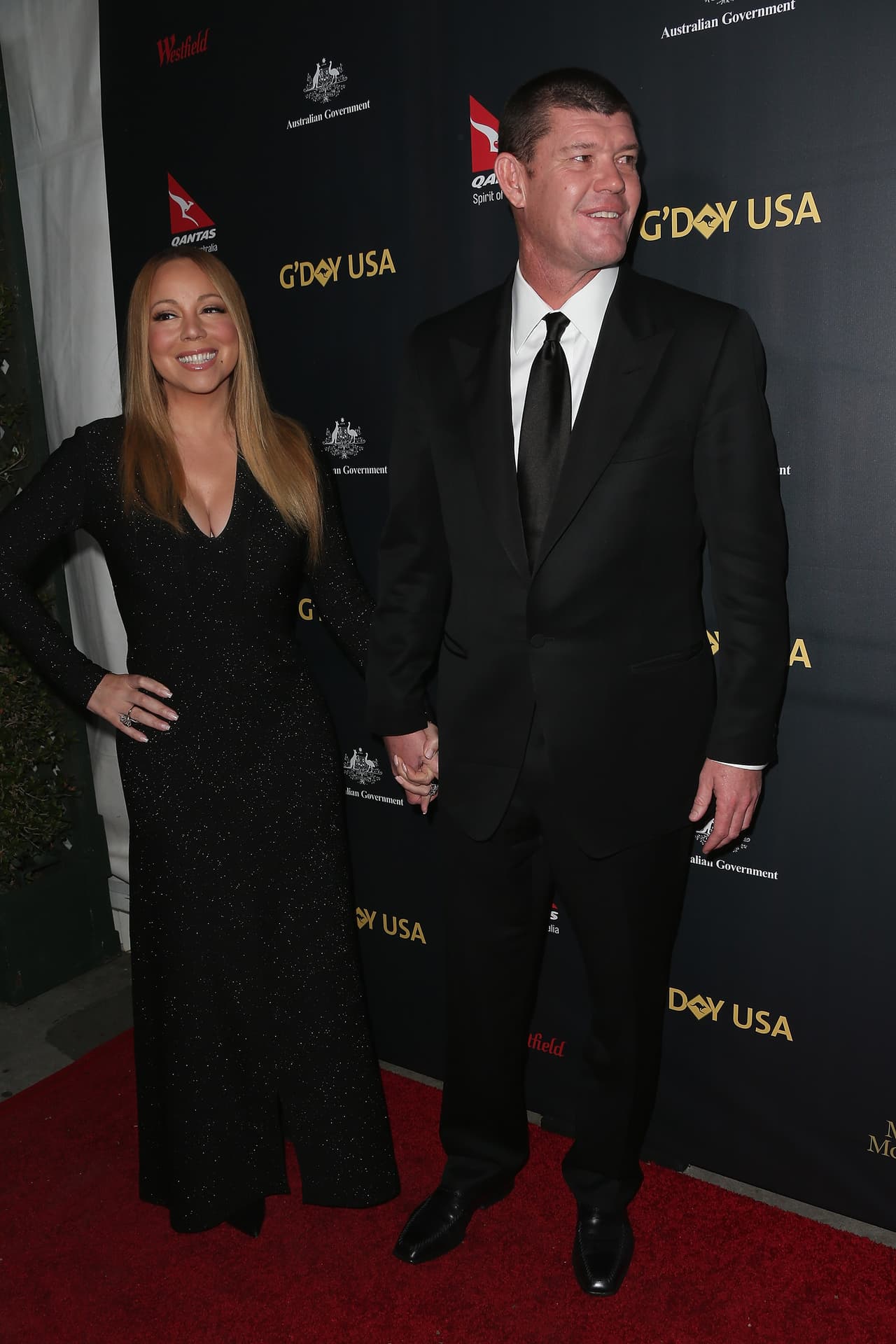 Los planes de retrasar la boda se dieron una vez que inició la gira europea de la cantante.