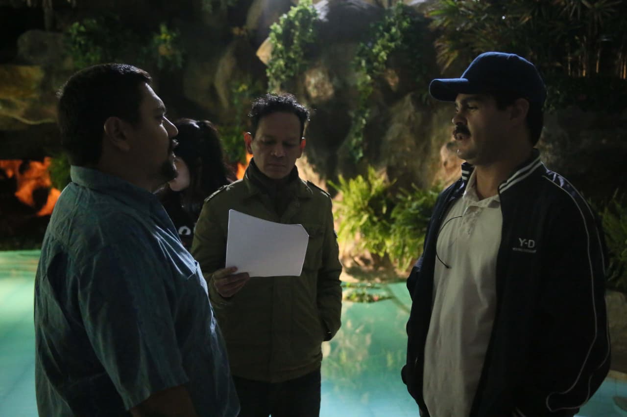 Además de ser actores muy profesionales saben pasarla bien cuando tienen espacios durante la grabación. No te pierdas 'El Chapo' todos los domingos a las 10pm/9C por Univision.