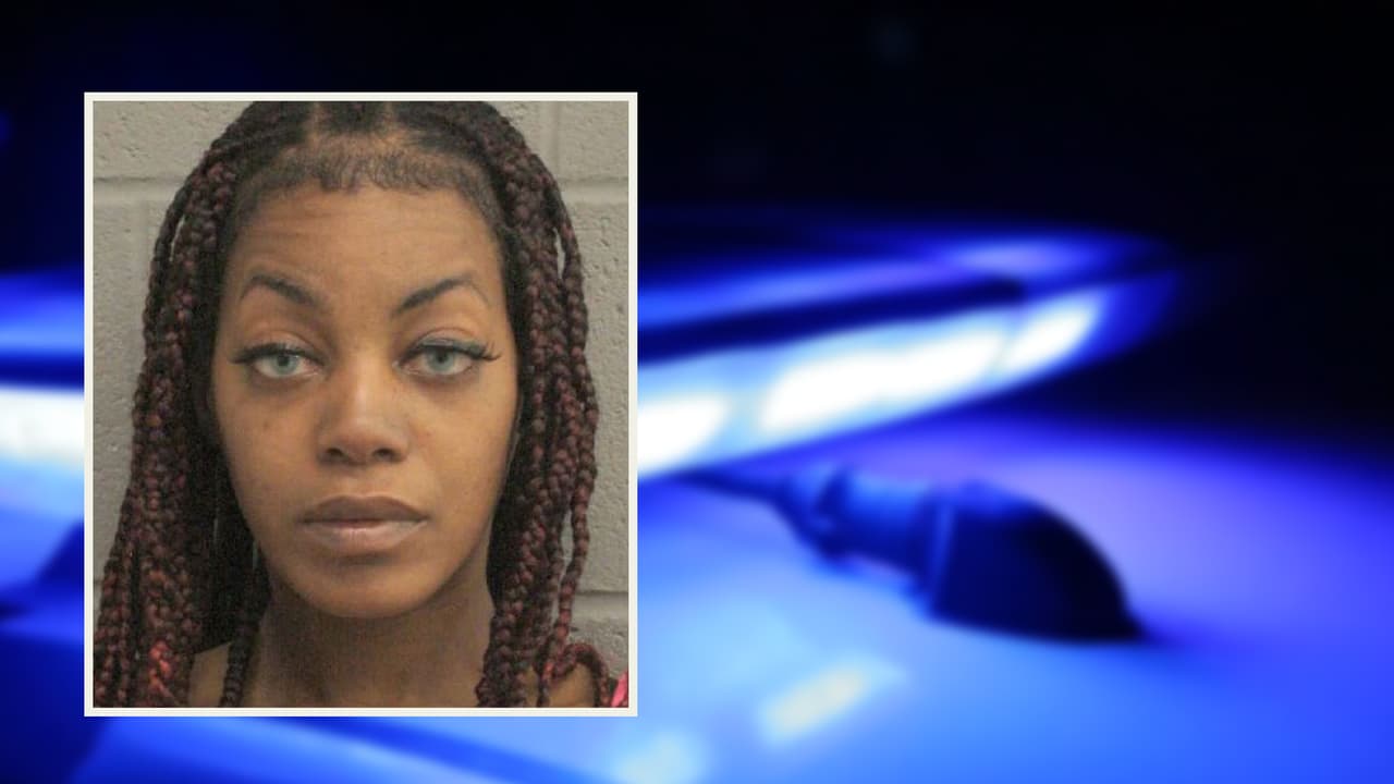 Arrestan a madre que dejó solos en casa a sus 6 niños; dos de ellos deambulaban por las calles de Houston