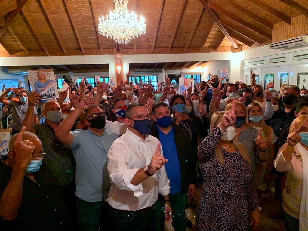 Denuncian participación de la gobernadora en actividad política luego de pedir evitar aglomeraciones