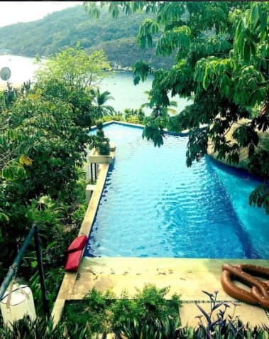 Mientras tanto su ex Gabriel Soto está en Acapulco, donde se encuentra descansando.