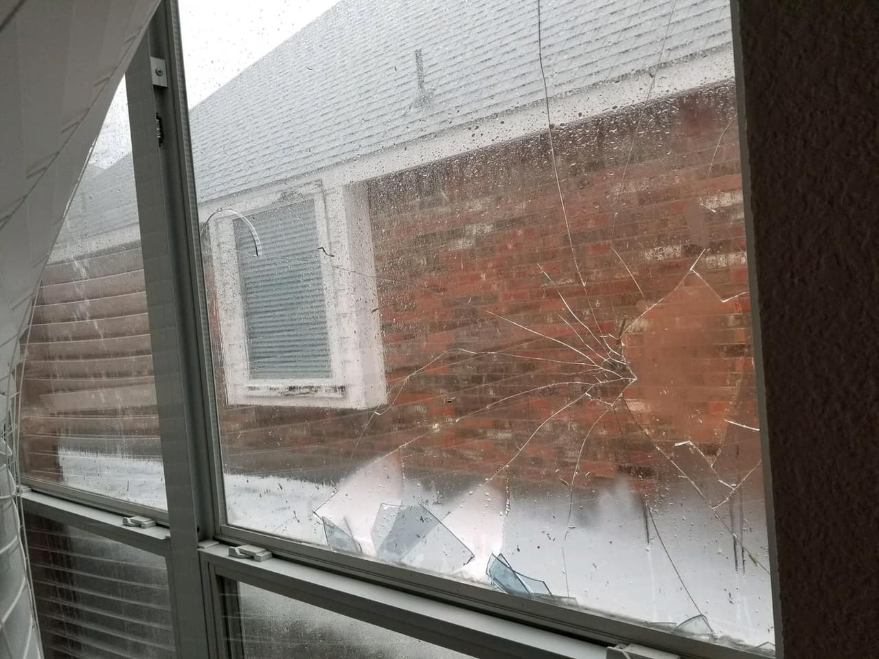 Daños debido al paso de la tormenta en la madrugada del lunes 25 de marzo de 2019