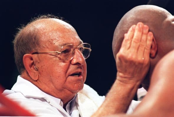 1 de febrero. Angelo Dundee, 90 años. Entrenador de Muhamed Alí y Sugar Ray Leonard, glorias del boxeo mundial.