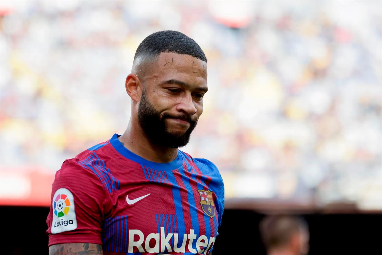 El Barcelona confirmó las bajas de Memphis Depay y Frenkie de Jong