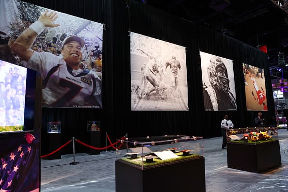 <b>¿Cuántas personas verán el partido fuera del estadio?</b>
<br>Históricamente, la audiencia del Super Bowl se cuenta en millones de televidentes. Durante el año de la pandemia, se registraron unos 99 millones de televidentes y otros casi 4 millones de personas disfrutando el partido vía streaming.
<br>