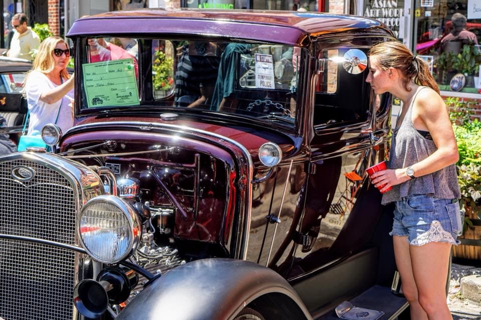 <b><a href="http://www.visiteastpassyunk.com/events/2022-east-passyunk-car-show-and-street-festival.php">2022 East Passyunk Car Show and Street Festival (31 de julio)</a></b>. Es una celebración de automóviles, camiones y motocicletas antiguos y clásicos. Después de ver los vehículos clásicos, disfruta de un bocado y una bebida en algunos de los mejores bares y restaurantes del vecindario.