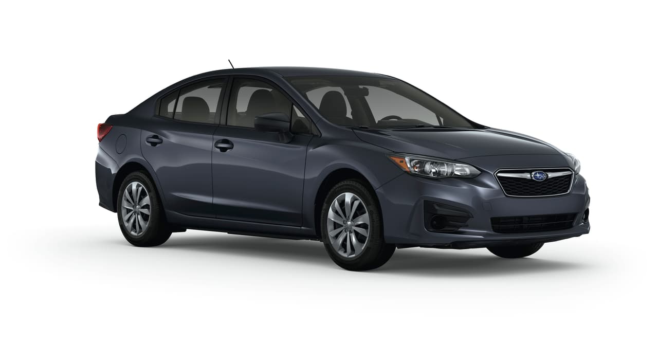 <b>Subaru Impreza 2018</b>
<br>
<b>Precio a partir de: 18,495 dólares</b>
<br>En su versión sedán 2018 el Subaru, con nueva plataforma, abre este conteo de autos para personas altas. Cuenta con un motor bóxer cuatro cilindros de 2.0 litros de 152 caballos de fuerza y 145 libras-pie de torque, así como transmisión manual de cinco velocidades.