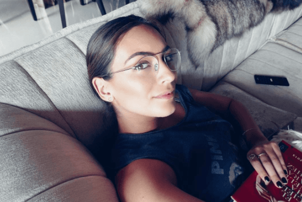 La actriz compró herramienta, medicina y víveres, además abrió la cuenta de Instagram Ayuda México Ana Brenda.