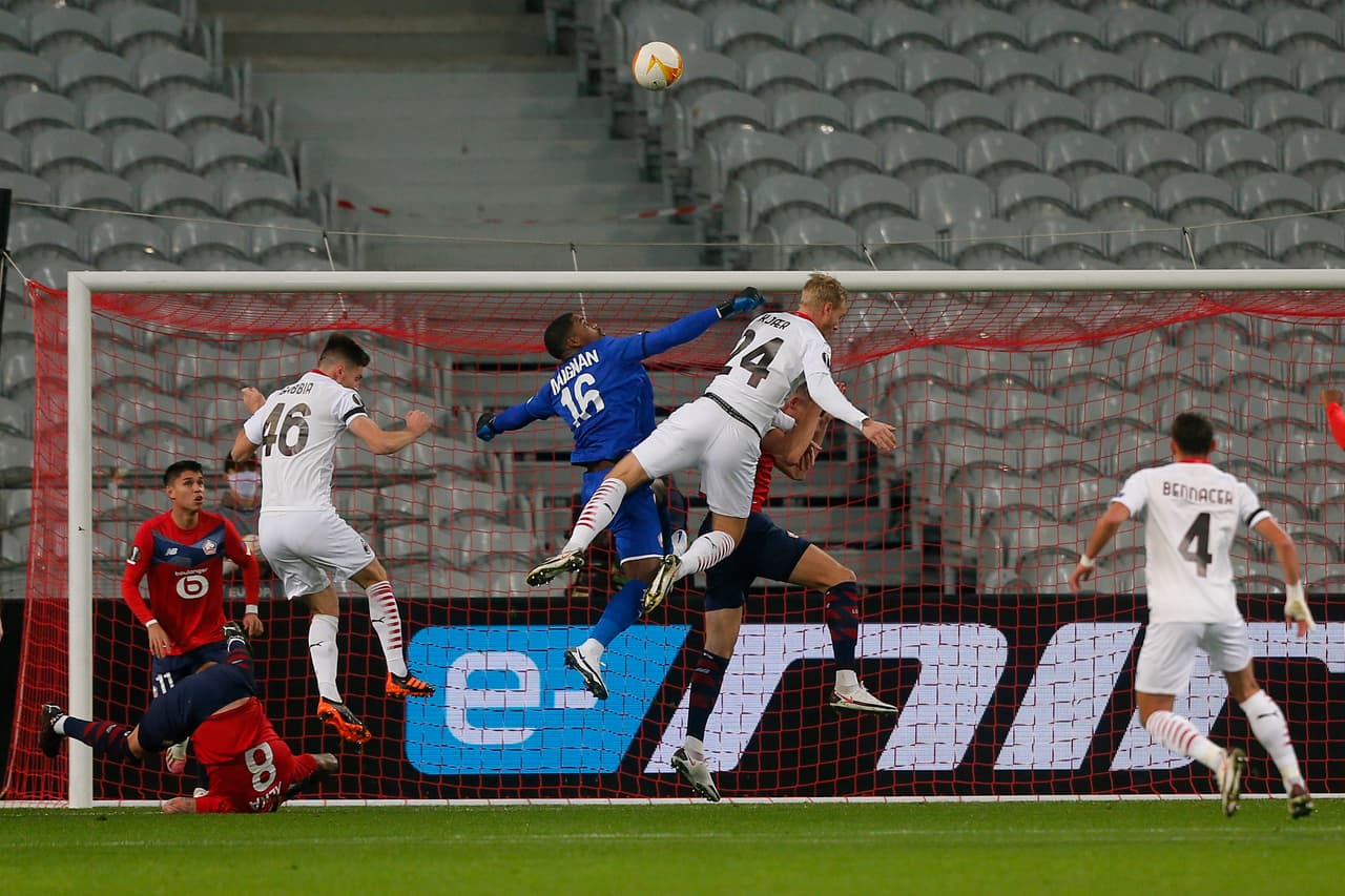 AC Milan y Lille reparten puntos tras empatar 1-1 durante la cuarta jornada de la Europa League. Castillejo le daba la ventaja al equipo visitante al minuto 46, pero fue al minuto 65 cuando Jonathan Bamba da el gol para la escuadra francesa y logra igualar el marcador.