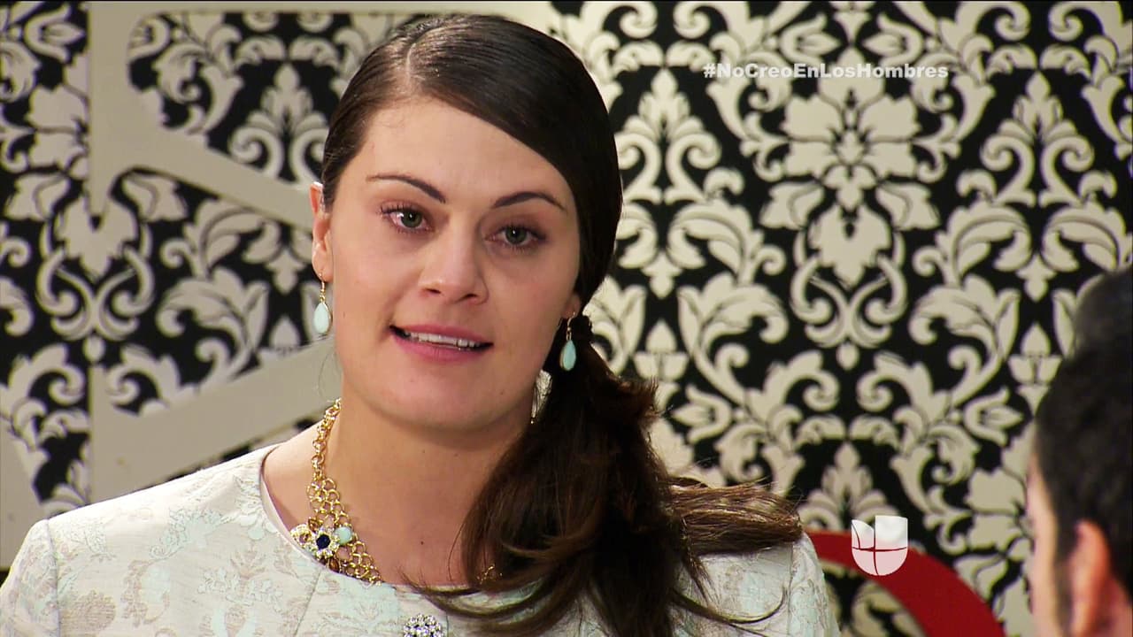 Ella está feliz con tus llamadas. Si sigues así, conseguirás engañarla por completo.