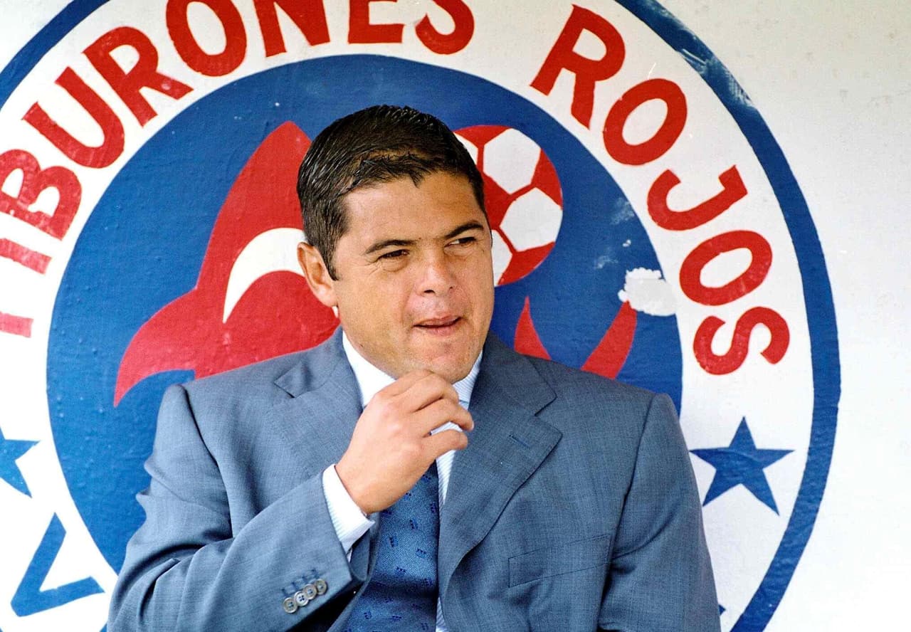 Como ahora, Veracruz era un equipo sin dinero para grandes refuerzos y Daniel Guzmán con la filosofía del Lavolpismo hizo maravillas.