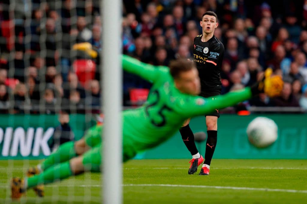 Nyland vuela pero no logra evitar la caída de su marco por segunda ocasión en el encuentro.