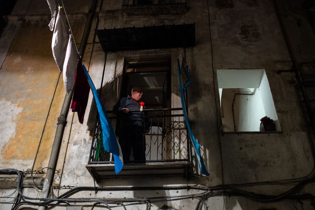 Así viven la muerte de Diego Armando Maradona en San Paolo.