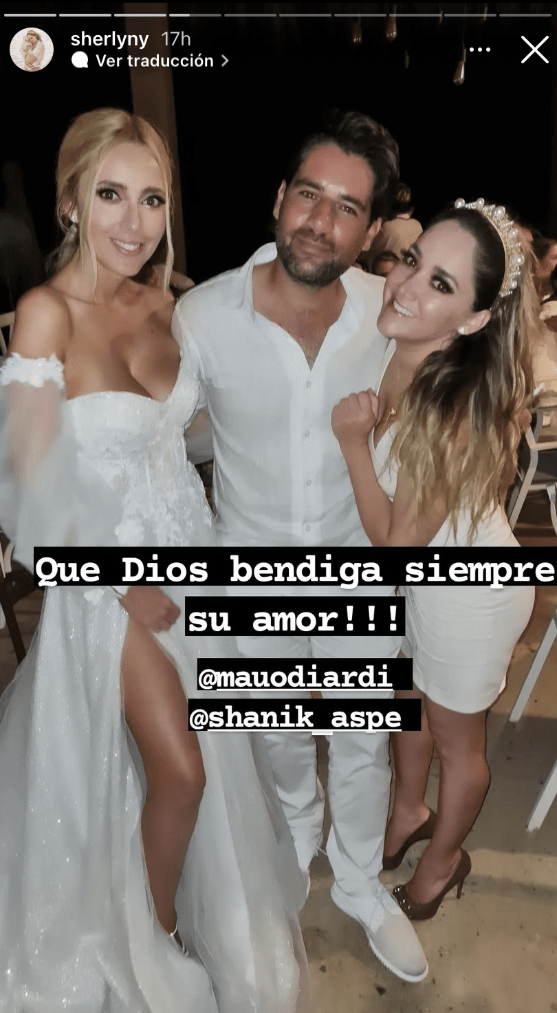 A la segunda boda de la conductora asistieron celebridades como 
<a href="https://www.univision.com/famosos/sherlyn-hijo-mama-imperfecta-mordida-fotos">Sherlyn</a>, Christian Lara, Carlos Girón, Fabiola Guajardo, Jimena Gállego y Amaranta Ruiz, quienes compartieron imágenes de la fiesta a través de sus redes sociales.