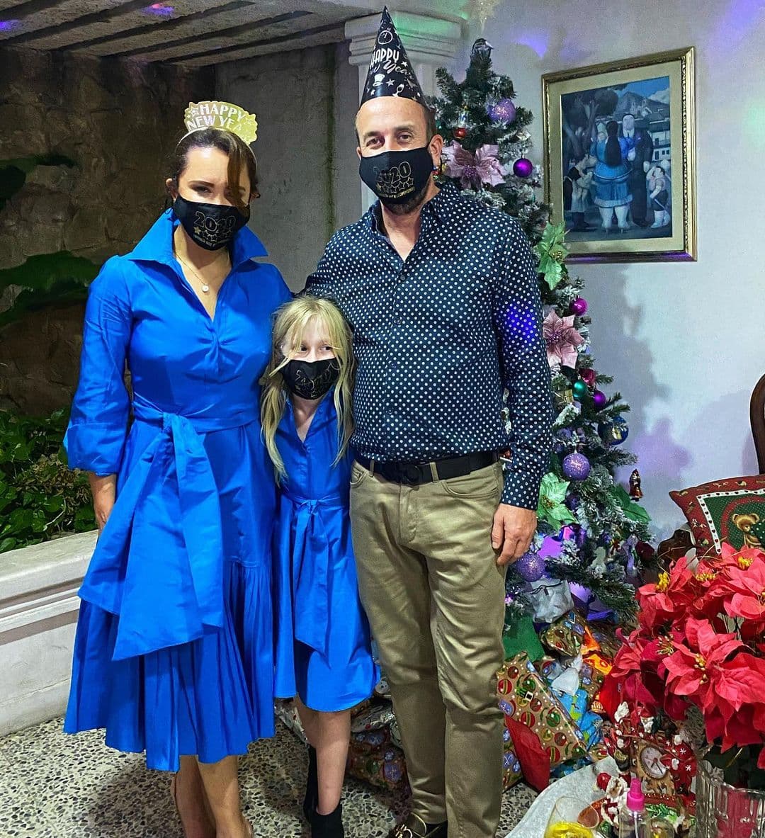 En Colombia y con todas las medidas de seguridad, 
<b>Tanya Charry </b>pasó el Año Nuevo en familia: "Una noche diferente, con máscaras, toque de queda y ley seca... pero necesario para que en el 2021 nos regrese la esperanza de volvernos a abrazar", escribió en Instagram.