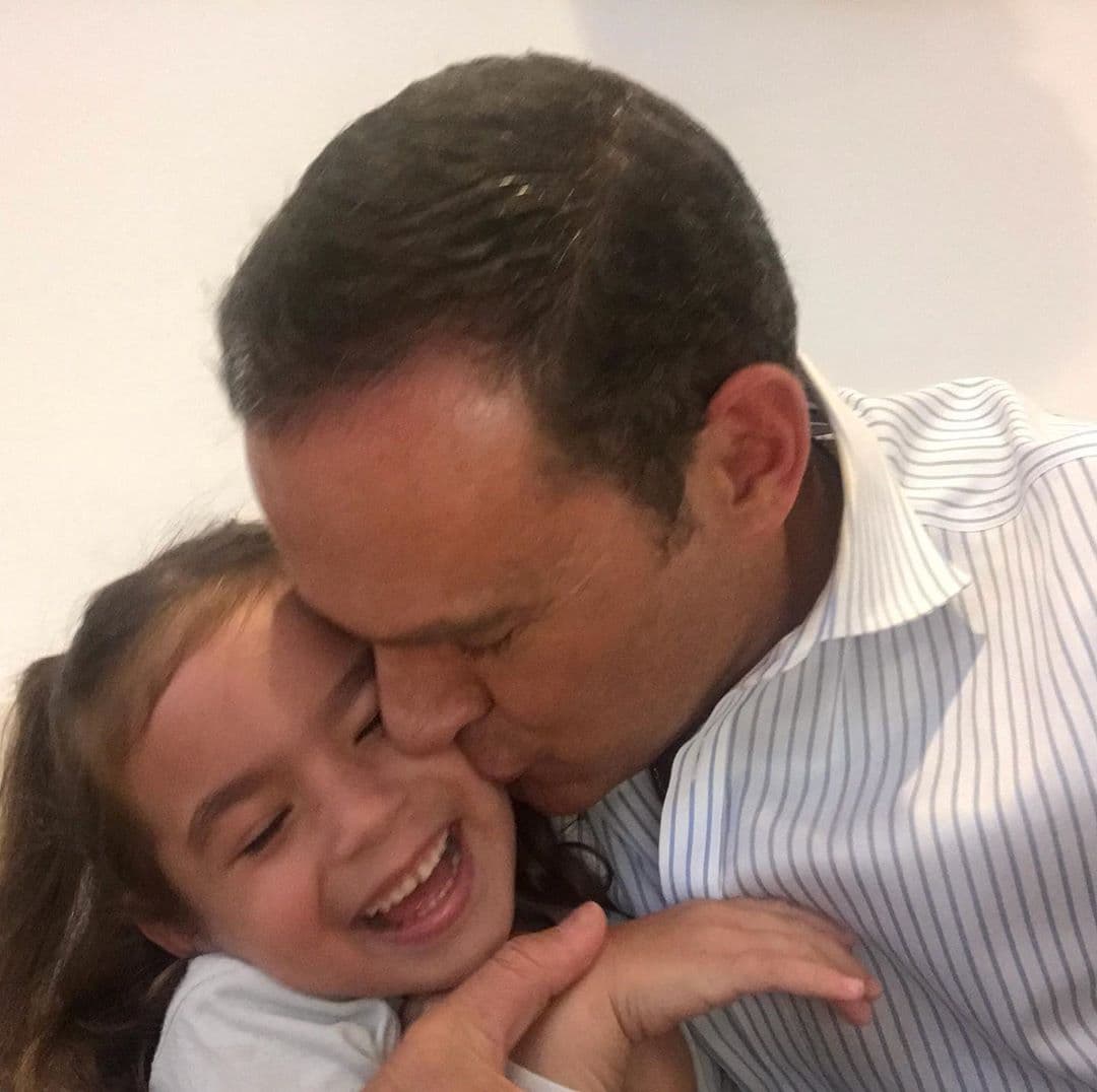 Michelle cuenta con una familia unida y que la ama.