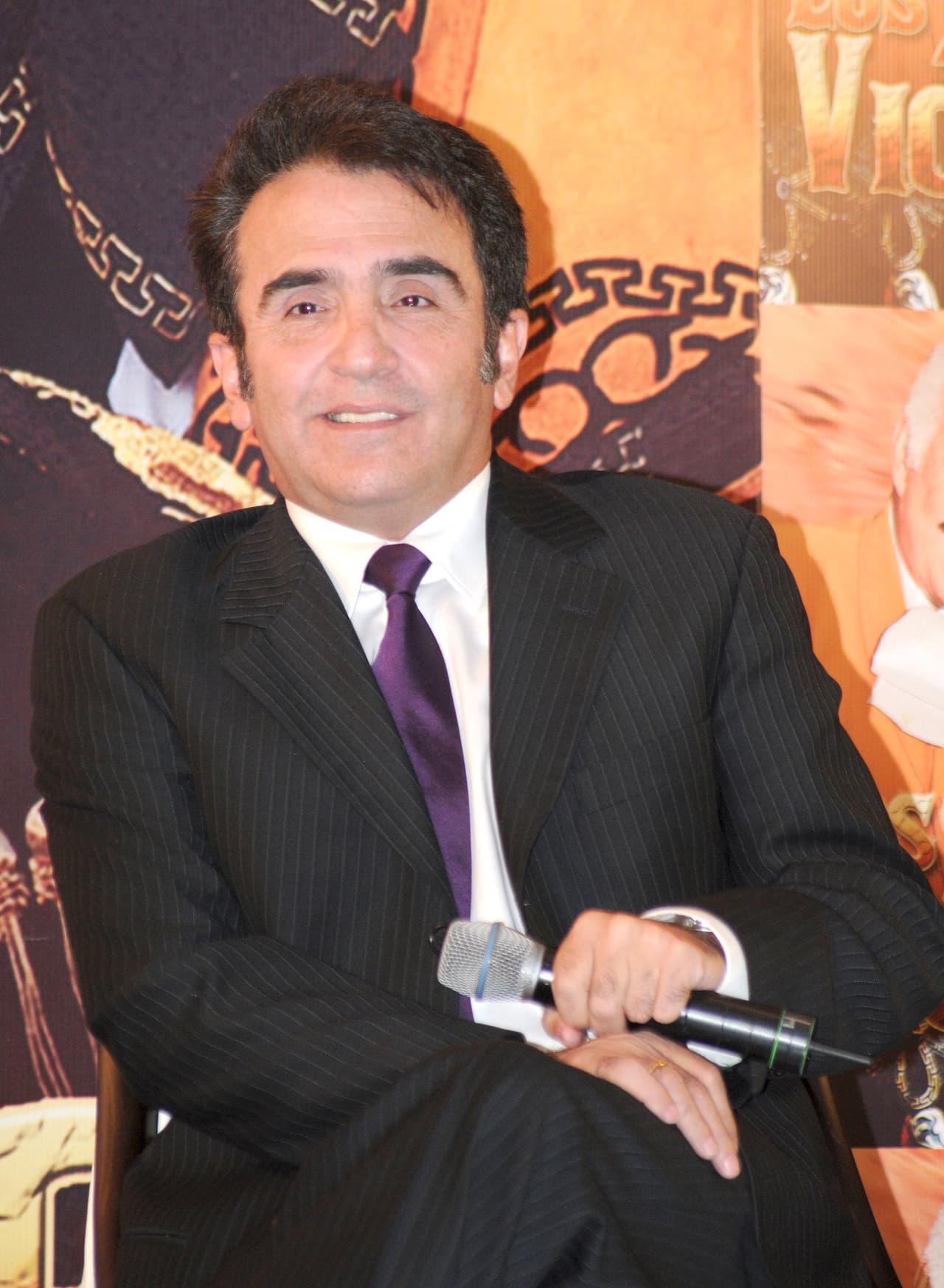 En general, todo el proceso de su separación de Karina Ortegón fue muy polémico, ya que ella también lo denunció por violentarla y amenazarla.