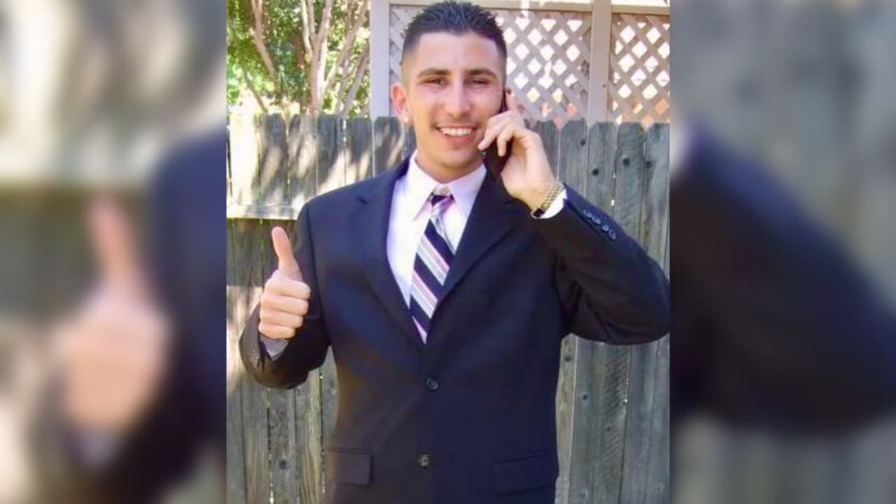 Añadió que se preguntan si la persona que originalmente tenía el arma que causó la muerte de García, quien la vendió a su asesino, hubiera tenido la oportunidad de dársela a la policía a cambio de algo de dinero, tal vez el concejal no estaría muerto.
<br>