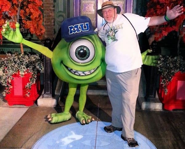 Mike Wazowski y Jeff Reitz listos para ir a la Universidad de Monsters Inc.