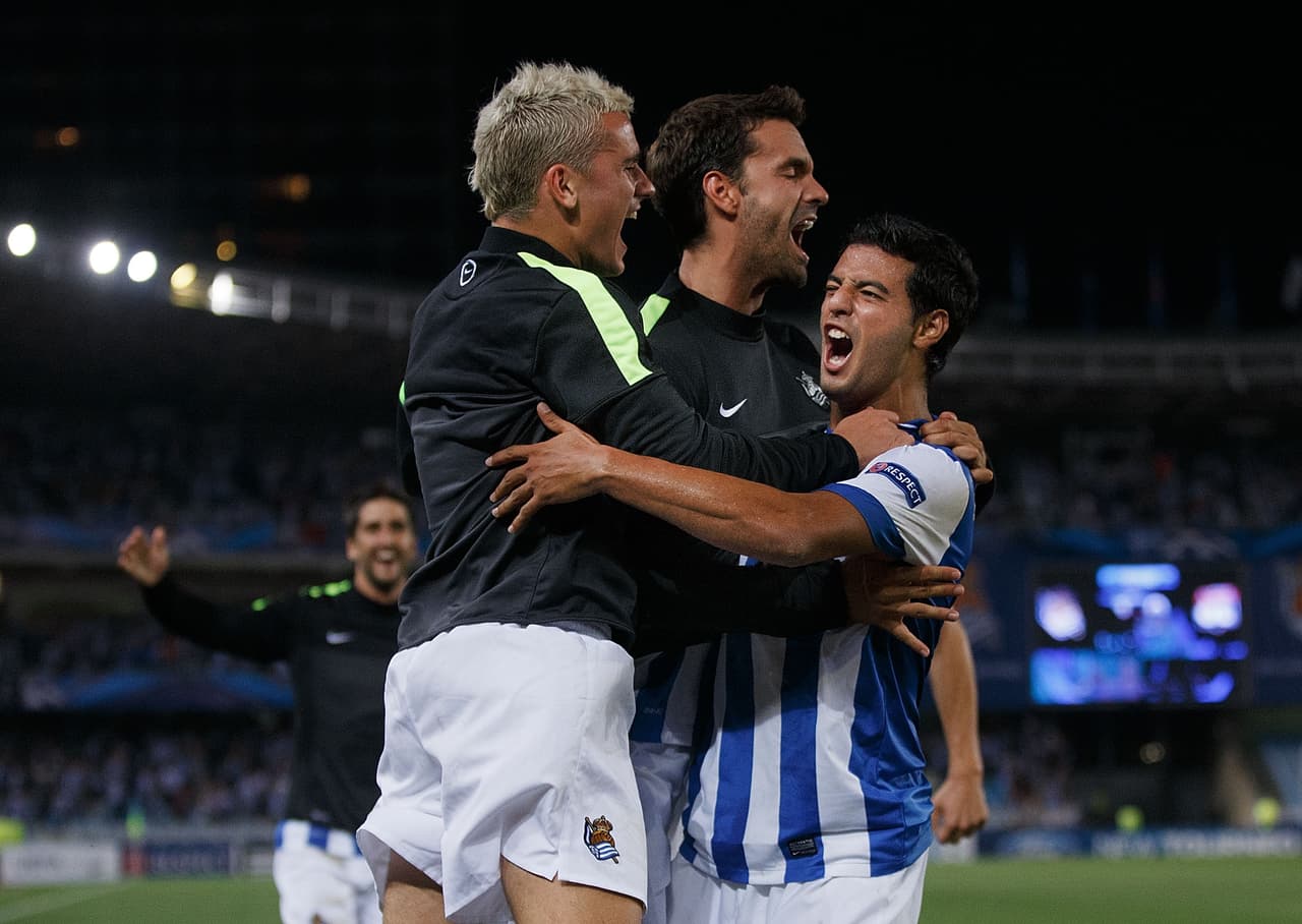 El conjunto txuri-urdin también podía poner a cualquiera entre Vela y Griezmann como 'falso nueve' a fin de dosificar las cargas físicas de jugar liga y Champions.