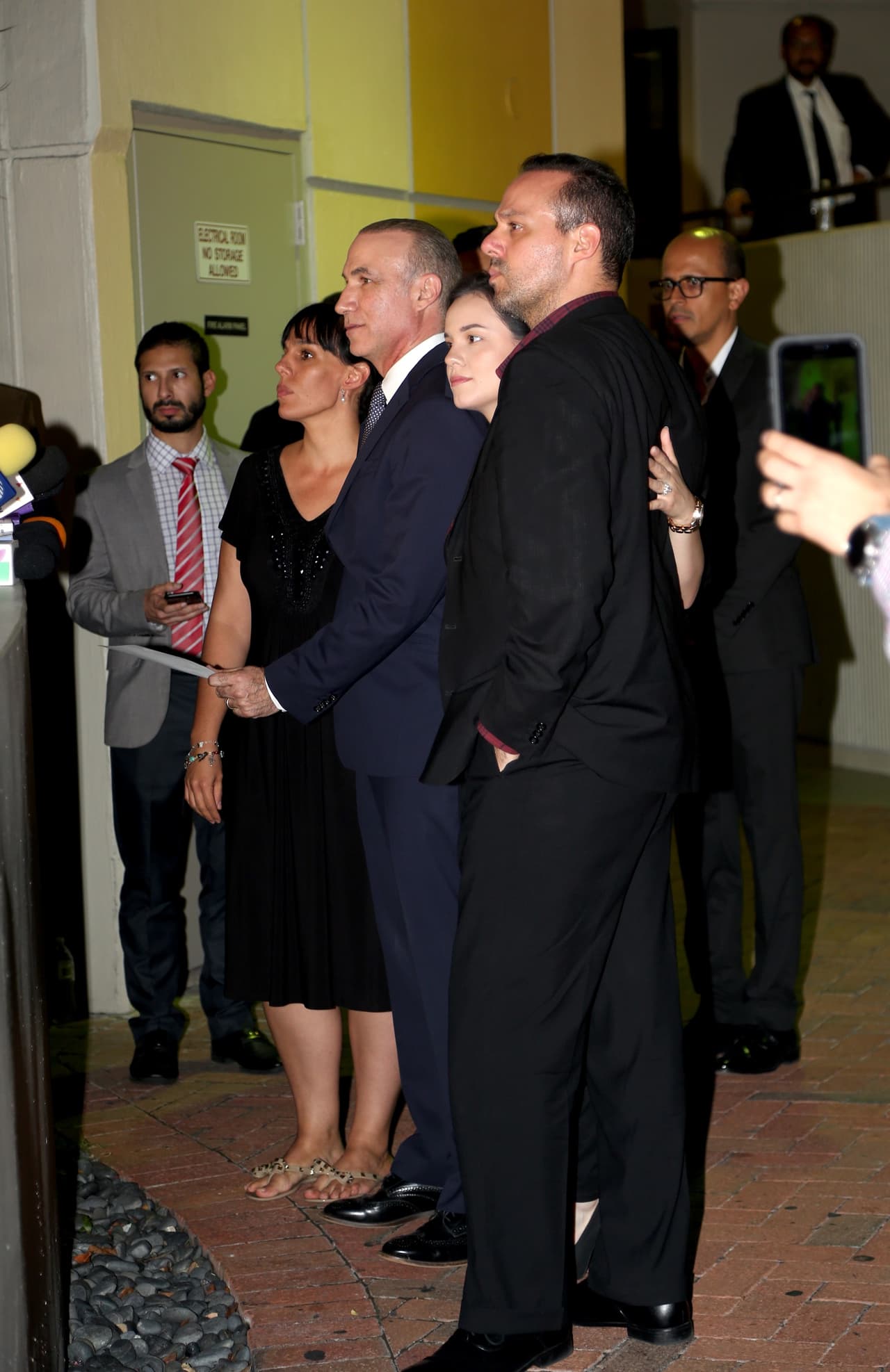 "El consulado siempre le dijo a José Joel en dónde estaba el cuerpo, firmaron convenios que no respetaron de secrecía, convenios de no dar declaraciones, y de repente sale José Joel a la prensa y dice que va a detener la cremación y el consulado le dijo: 'Ya basta, hasta aquí, ni una más, ¿tú quieres seguir haciendo circo,? nosotros nos retiramos'".
<br>