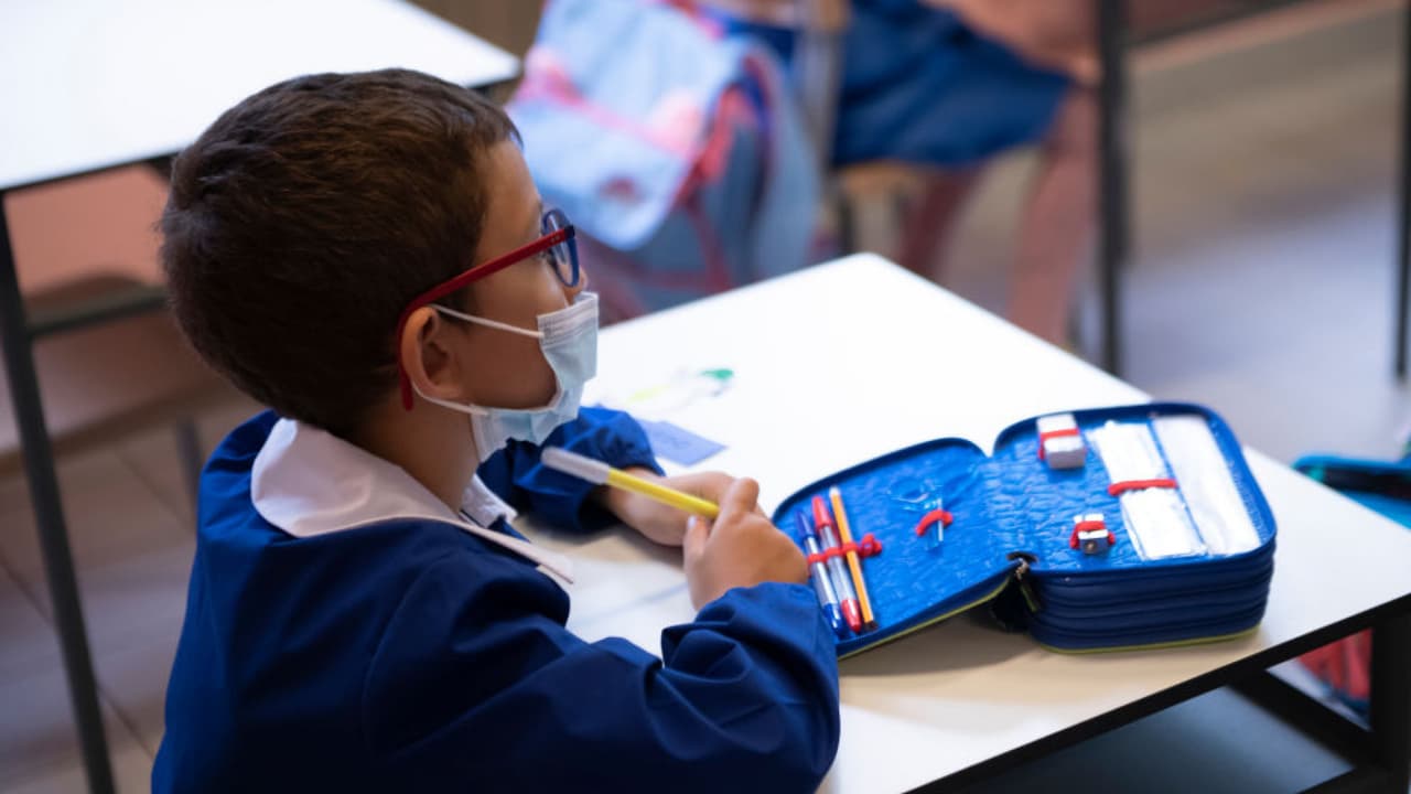 Crece el descontento entre los maestros por la postura de CPS ante más casos de coronavirus en las escuelas