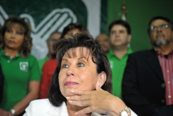 El 'fraude de ley' es porque constituye una maniobra para evadir una disposición constitucional que impide postularse a la presidencia a los parientes del mandatario en turno.