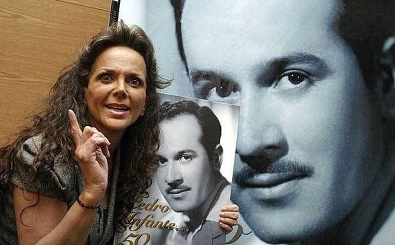 Lupita Infante ha sido siempre la más celosa guardiana del legado de su padre y, desde hace más de dos décadas, es quien tiene los derechos comerciales exclusivos sobre el manejo de su imagen.