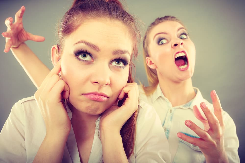 Tomarás medidas radicales, pues terminarás con cosas que no te convienen, como amistades falsas que se te han estado pegando, aprovechándose de ti, como vampiros de energía. Te adulan, ensalzan tu ego y tú no ves a los verdaderos amigos que te señalan lo que sí vale la pena.
<br>