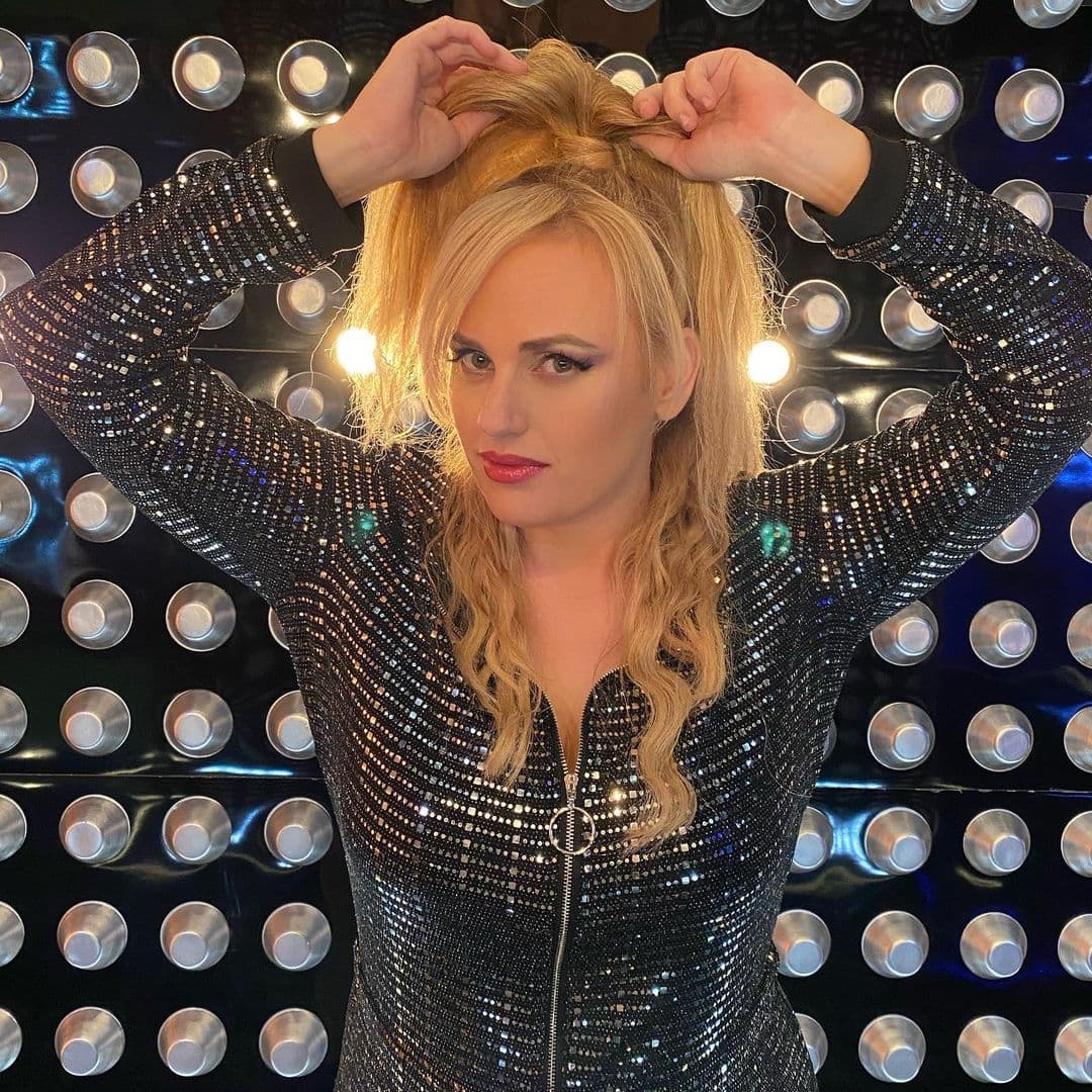 Luego agregó que estaba tratando de hidratarse, reducir el azúcar y hacer" algunos cambios positivos este año ".