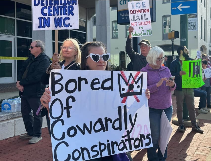 Protestas frenan centro de detención migrante en Maryland; proyecto del DHS queda en pausa por batalla legal