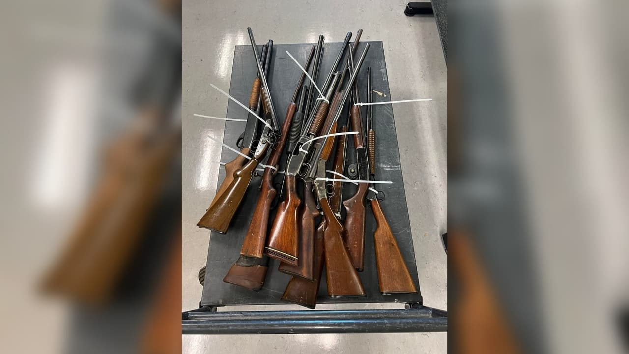 “Sabemos que la mayoría de los criminales no entregarán sus armas de fuego, ni estamos pidiendo a los propietarios de armas autorizados (como yo mismo) que entreguen sus armas. Aunque, puedo decirte que hemos tenido a un ex miembro de una banda entregando su arma”, indicó la Fundación Matt García en un comunicado.
<br>