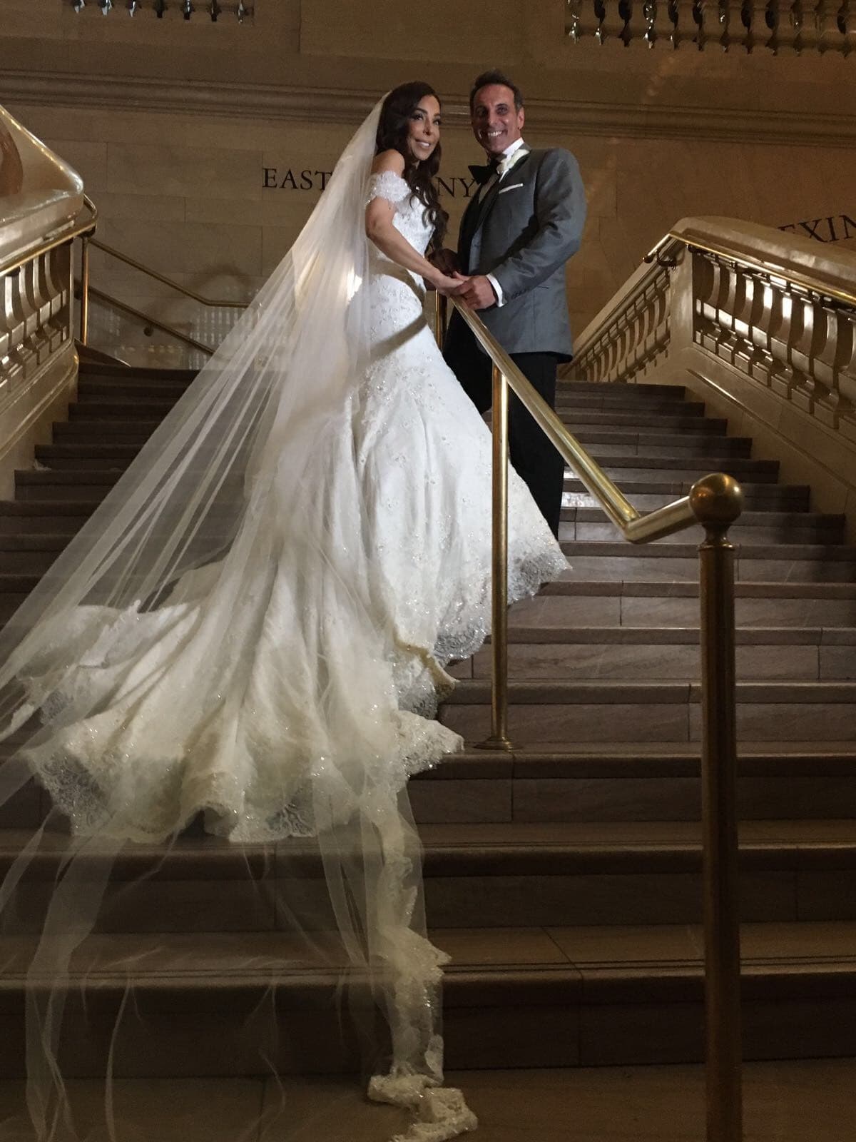 En las escaleras del Gran Central Station.